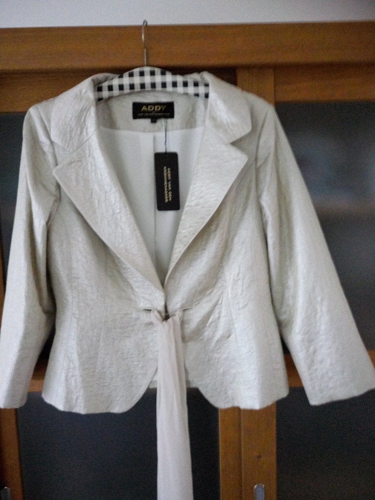 Nieuw champagne kleurig jasje Addy van den Krommenacker 44, Beige, Maat 46/48 (XL) of groter, Nieuw, Ophalen of Verzenden