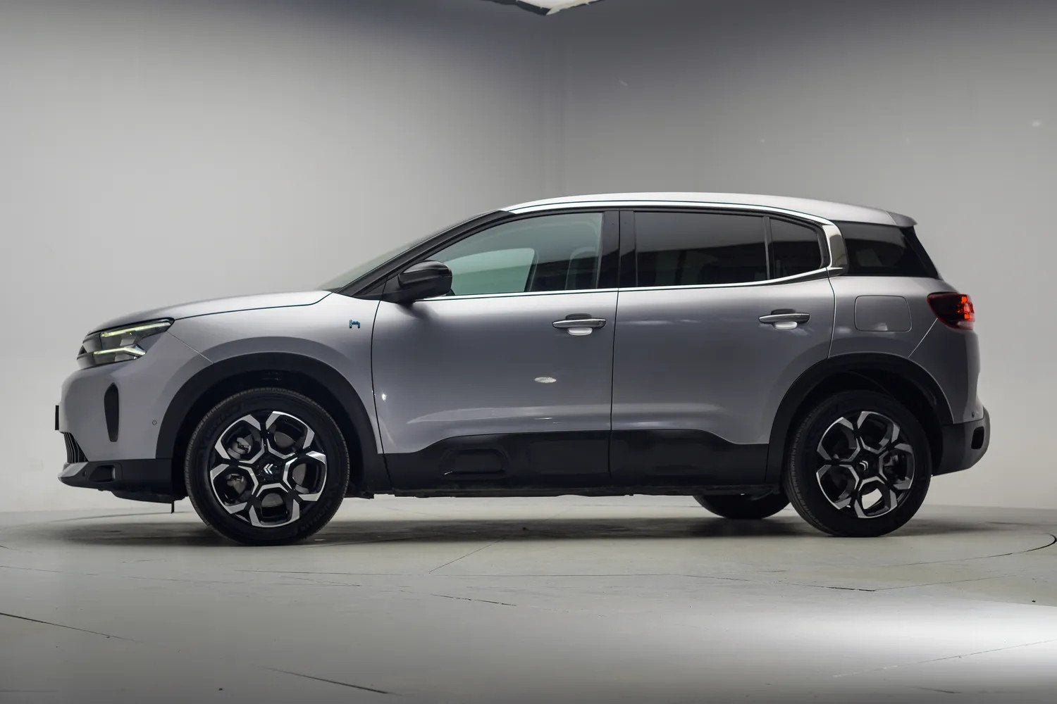 Citroën C5 Aircross 1.6 Plug-in Hybrid 225 Feel Aut. [ LED, Auto's, Automaat, 77 km/l, Gebruikt, 4 cilinders