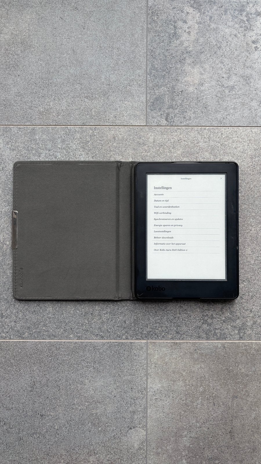 Kobo Aura H2O Edition 2 e-reader, Computers en Software, E-readers, Gebruikt, 8 GB, Ophalen of Verzenden, Wi-Fi