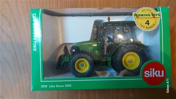 Siku 3050 John Deere 5820, Hobby en Vrije tijd, Modelauto's | 1:32, Ophalen of Verzenden, Zo goed als nieuw, Tractor of Landbouw