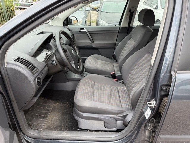 Volkswagen Polo 1.4 TDI Trendline AIRCO APK T/M 4-3-2027, Voorwielaandrijving, Stof, Gebruikt, Zwart
