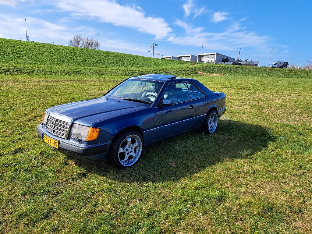 Mercedes-Benz 200-Serie 2.3 230 CE AUT U9 1991 Blauw, Auto's, Achterwielaandrijving, 4 cilinders, 700 kg, Blauw