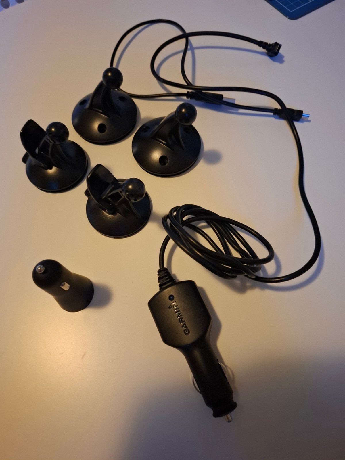Garmin navigatiesysteem accessoires: snoeren en houders, Auto diversen, Autonavigatie, Ophalen of Verzenden, Zo goed als nieuw