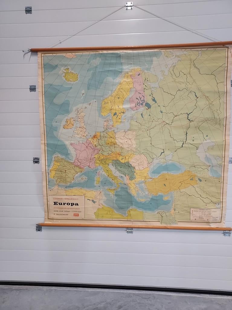 Grote oude linnen schoolkaart van Europa € 40.-, Ophalen, Aardrijkskunde