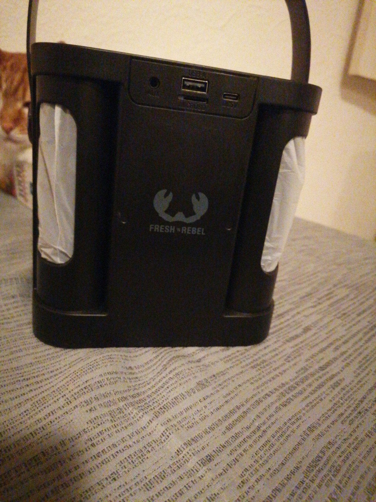 Karaoke system and Bluetooth speaker. Color black, Ophalen, Nieuw, Complete set