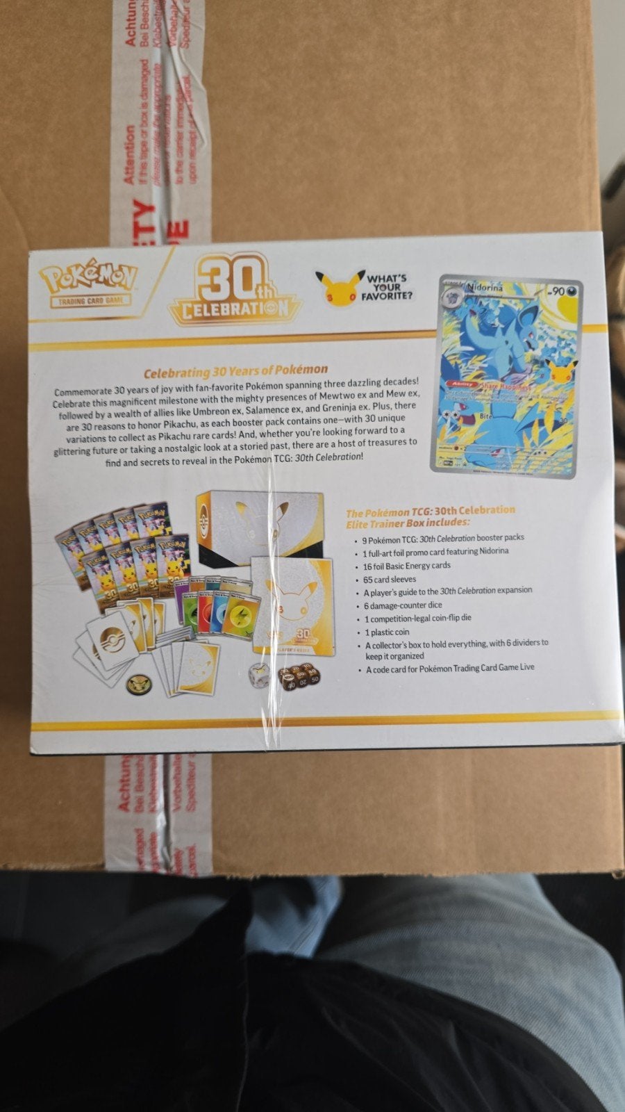 Pokémon TCG: 30 th Celebration Elite Trainer Box (ETB), Ophalen of Verzenden, Nieuw