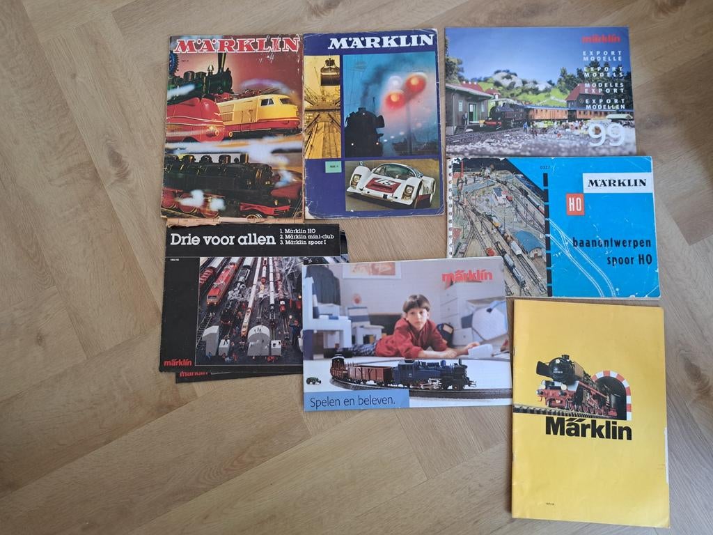 Märklin Catalogus en Baanontwerp Boeken - Diverse Jaren, Hobby en Vrije tijd, Modeltreinen | H0, Ophalen of Verzenden, Gebruikt