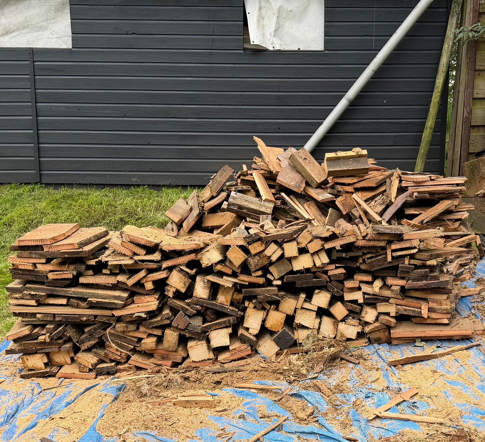Kachelhout gezaagd in kleine stukken, gratis, Tuin en Terras, Minder dan 3 m³, Ophalen