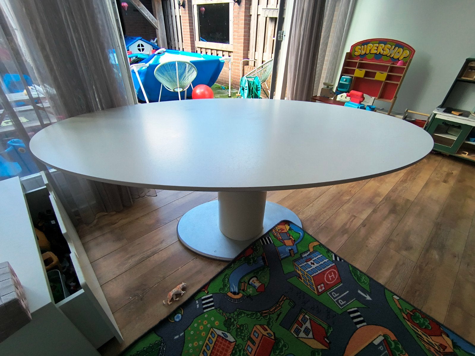Gratis af te halen: Grote ronde tafel (2 meter), Ophalen, Gebruikt, Rond, 200 cm of meer