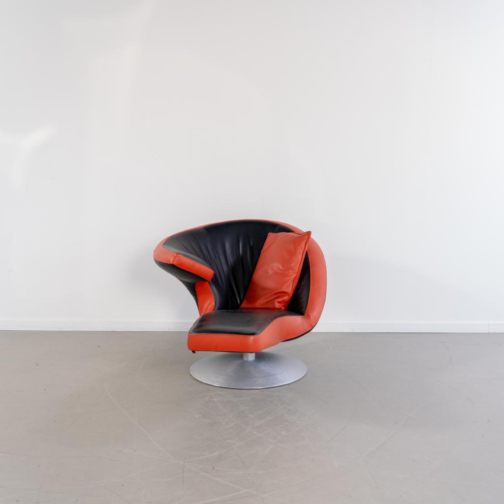 1x Leolux Parabolica Fauteuil Oranje/Zwart Leer - Aluminium, Niet ingevuld, 125 tot 150 cm, Niet ingevuld, Ophalen of Verzenden