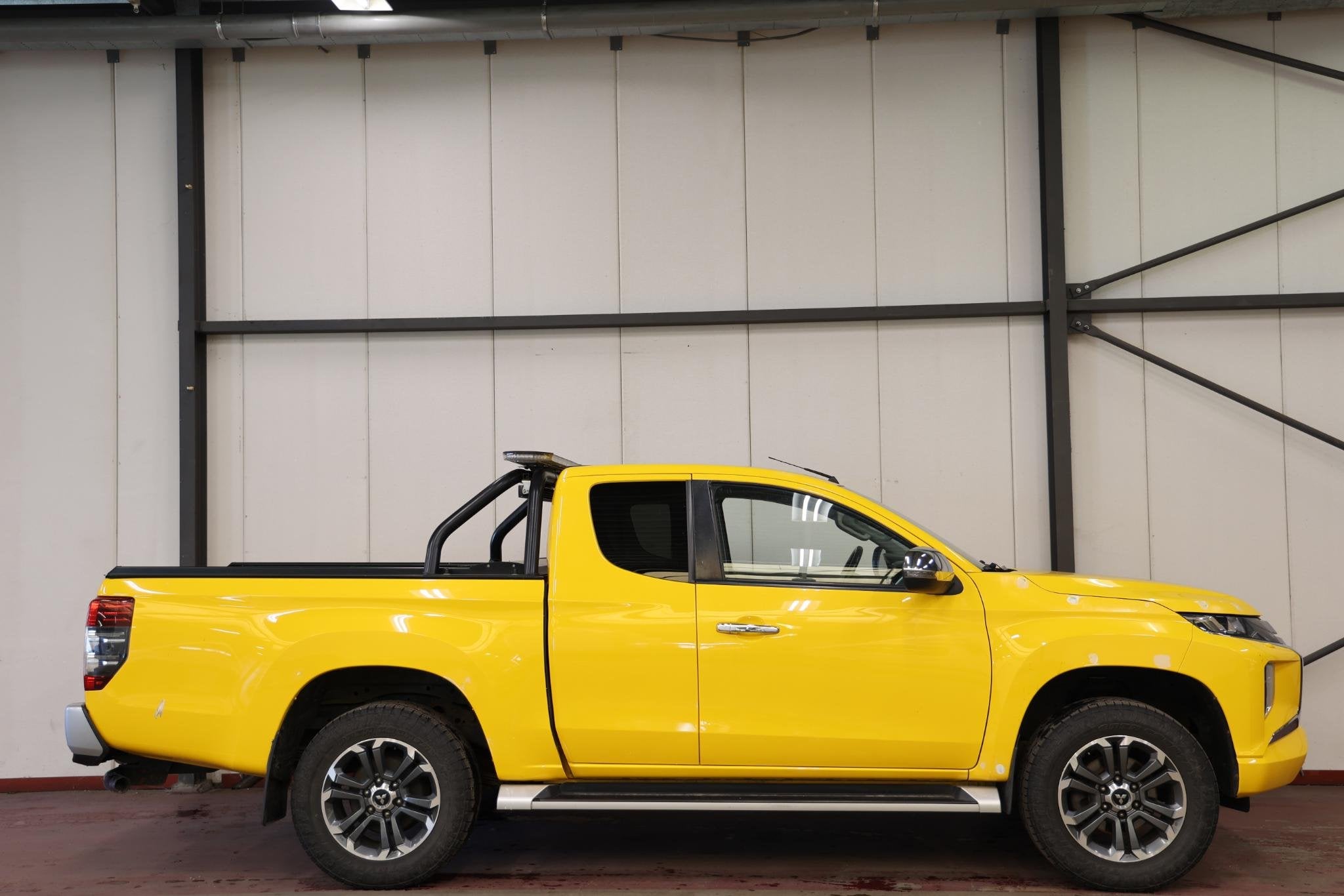 Mitsubishi L 200 2.2 DI-D Club Cab Intense 4X4 4WD TREKHAAK, 13 km/l, Euro 6, 4 cilinders, 150 pk