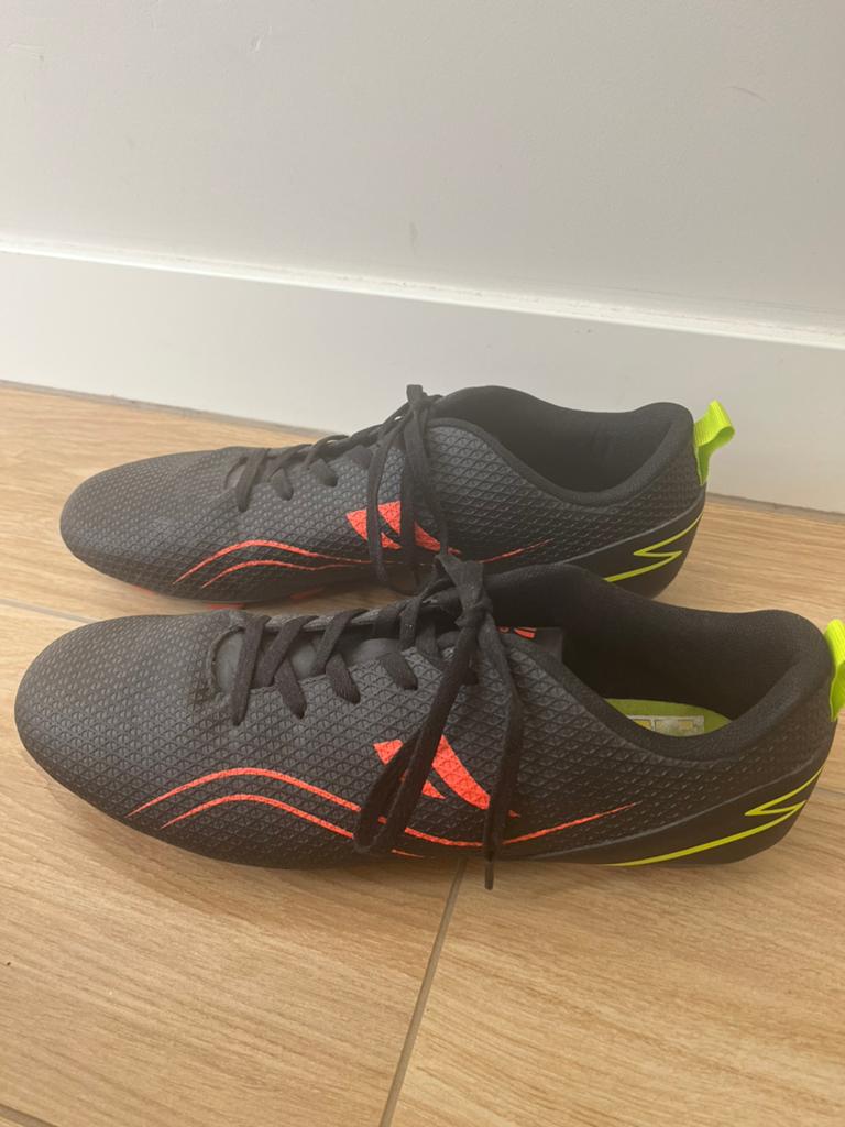 Voetbalschoenen nagenoeg nieuw maat 45, Maat XL, Schoenen, Ophalen of Verzenden, Zo goed als nieuw