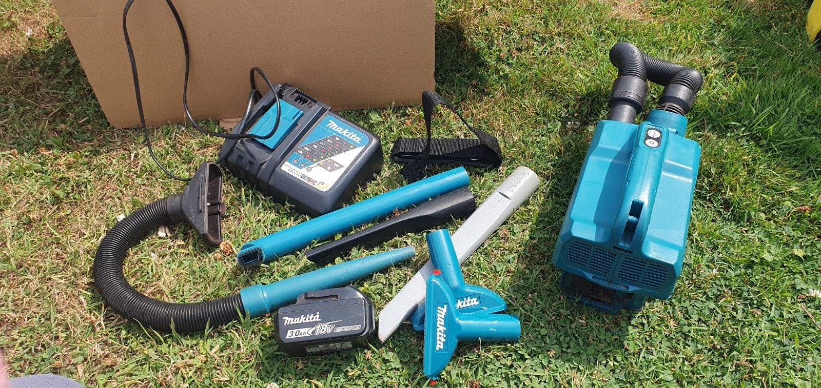 Makita DCL184RF 18V Li-ion Accu auto stofzuiger set + lader, Ophalen of Verzenden