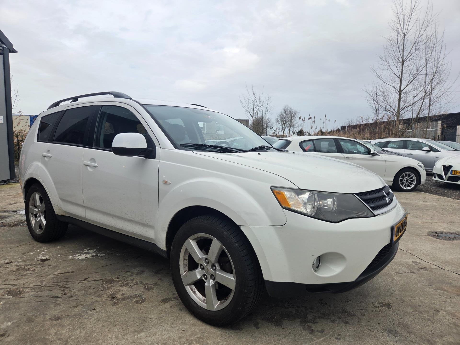Mitsubishi Outlander 3.0 V6 | AUTOMAAT | 4X4 | LEER |, Auto's, Automaat, Wit, Leder, Bedrijf