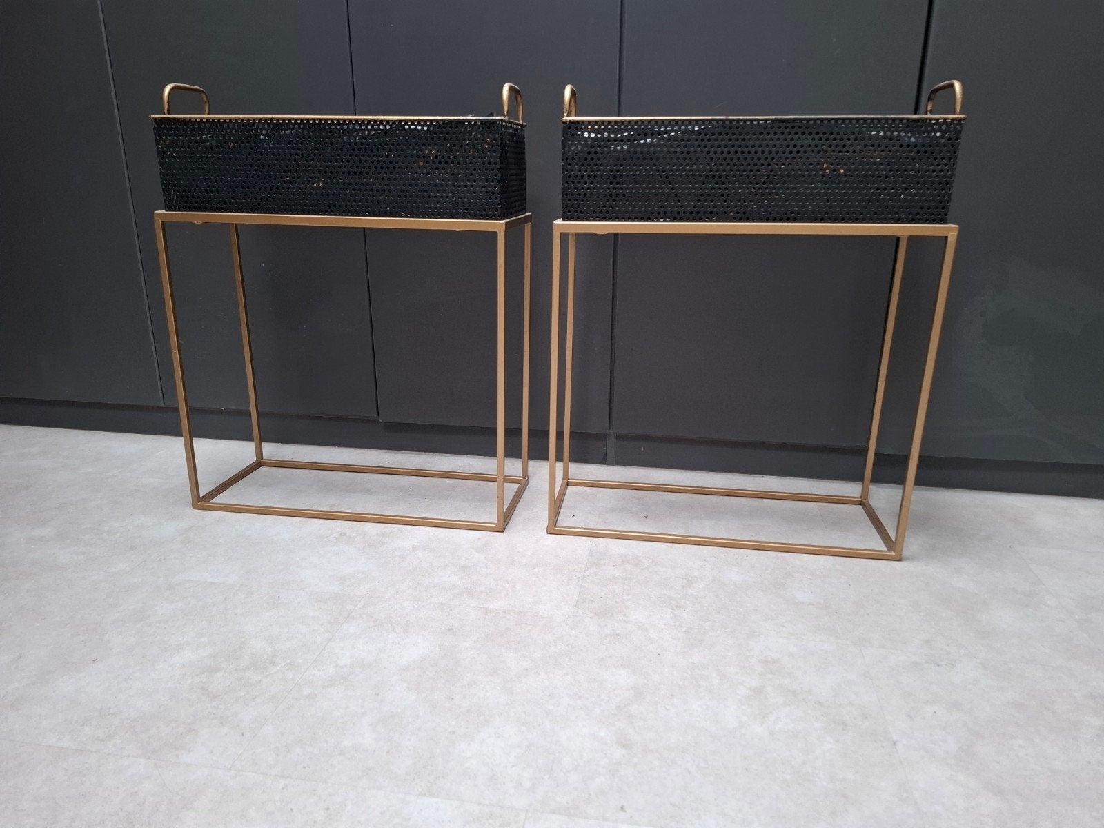 2 x plantenbak vaas zwart goud 60 cm h 50 cm b loods 5
60cm, Ophalen, Op voet, Zwart, Zo goed als nieuw