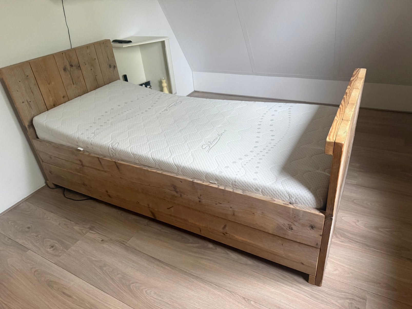 1 persoons elektrische bed, Ophalen, 85 tot 100 cm, Zo goed als nieuw, Matras
