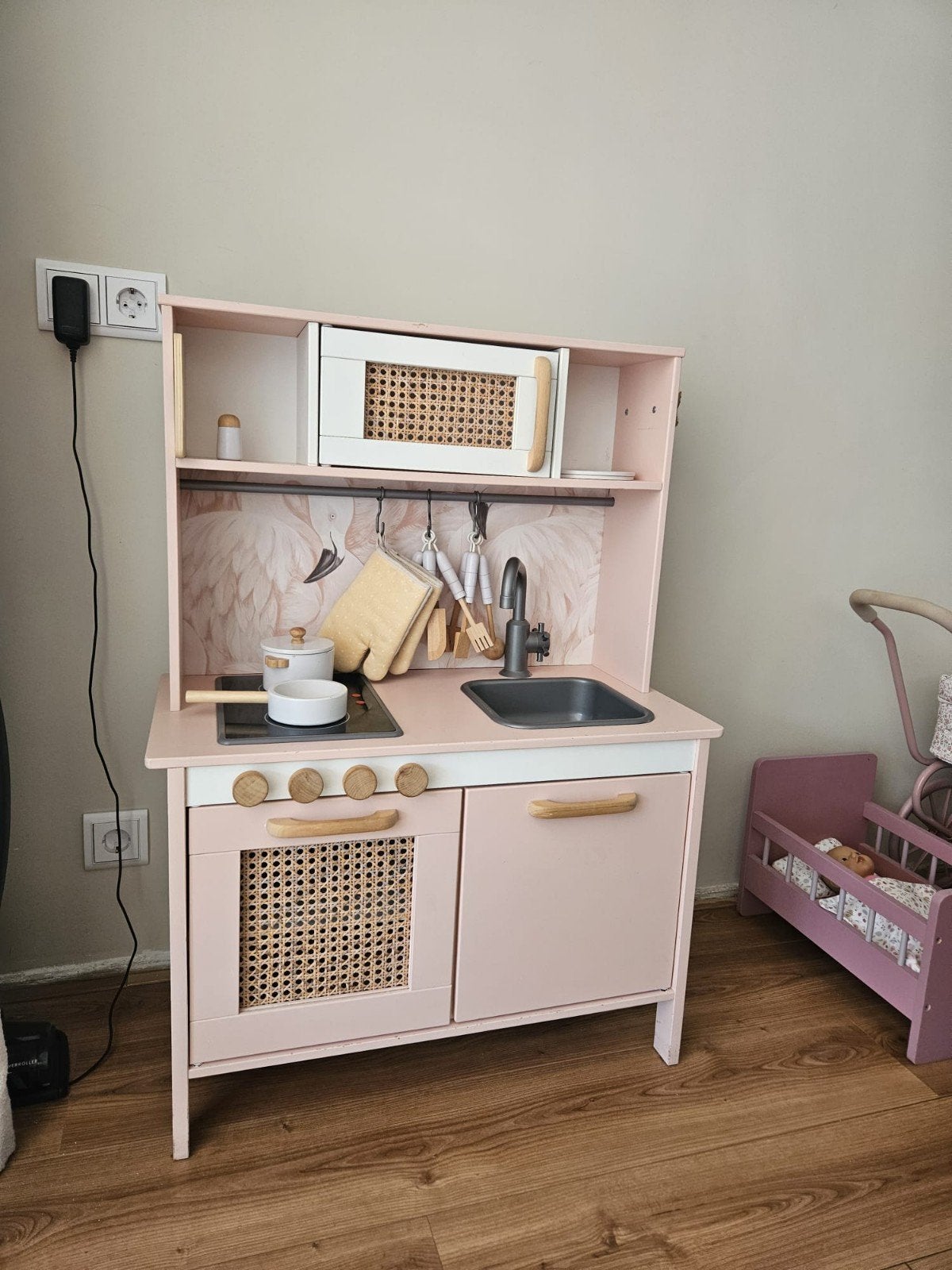 Ikea Duktig Speelkeuken Roze little dutch oyoy konges sjold, Kinderen en Baby's, Speelgoed | Houten speelgoed, Ophalen, Zo goed als nieuw