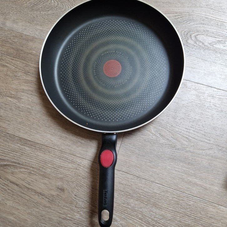 Tefal Koekenpan - Gebruikt maar in goede staat, Huis en Inrichting, Antiaanbaklaag, Ophalen of Verzenden, Overige materialen, Koekenpan