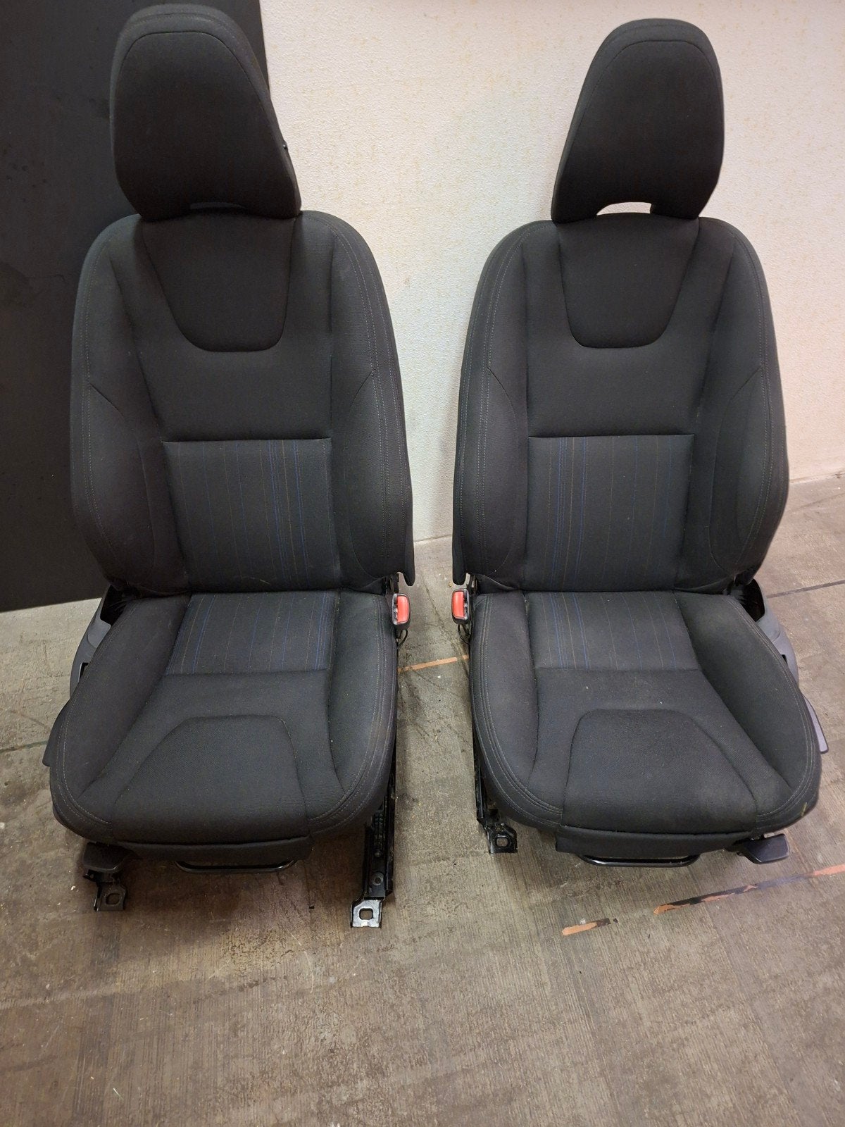 Set van 2 Volvo V60 voorstoelen - Zwart stof, Ophalen of Verzenden, Gebruikt, Volvo