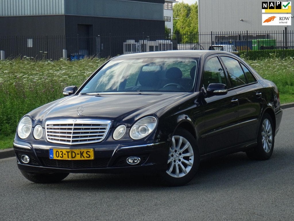 Mercedes-Benz E-klasse 200 CDI Elegance AUT NAP/NAVI/PDC/APK, Automaat, Gebruikt, 4 cilinders, Blauw