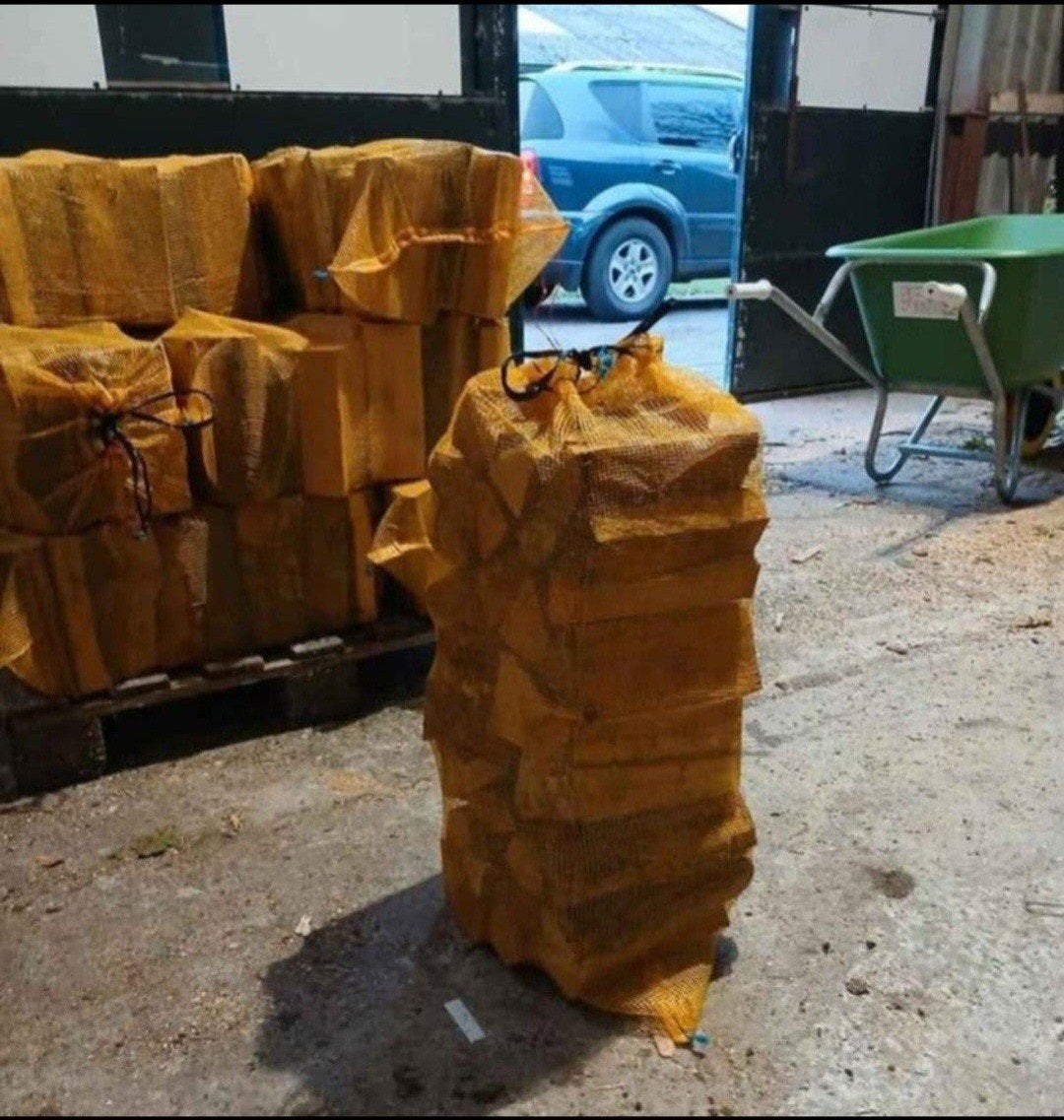 Groote netzakken drooghaardhout 20/22 kg
Lengtes ca, Minder dan 3 m³, Ophalen of Verzenden