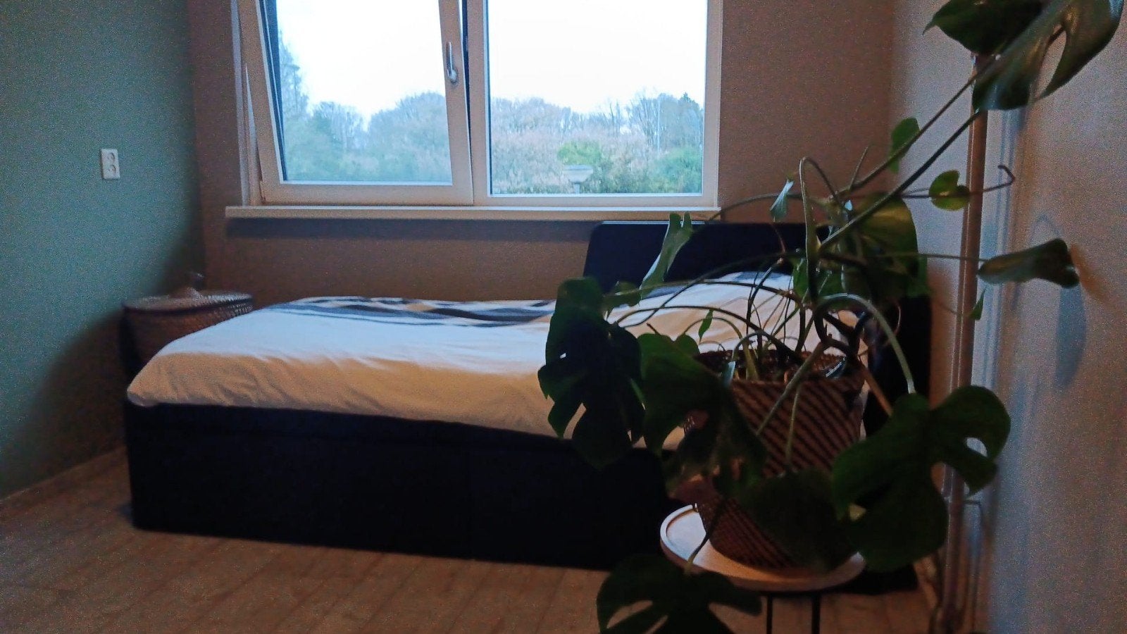 flekke bedbank ikea inclusief 2x matras, Ophalen, Zwart, Tweepersoons, Zo goed als nieuw
