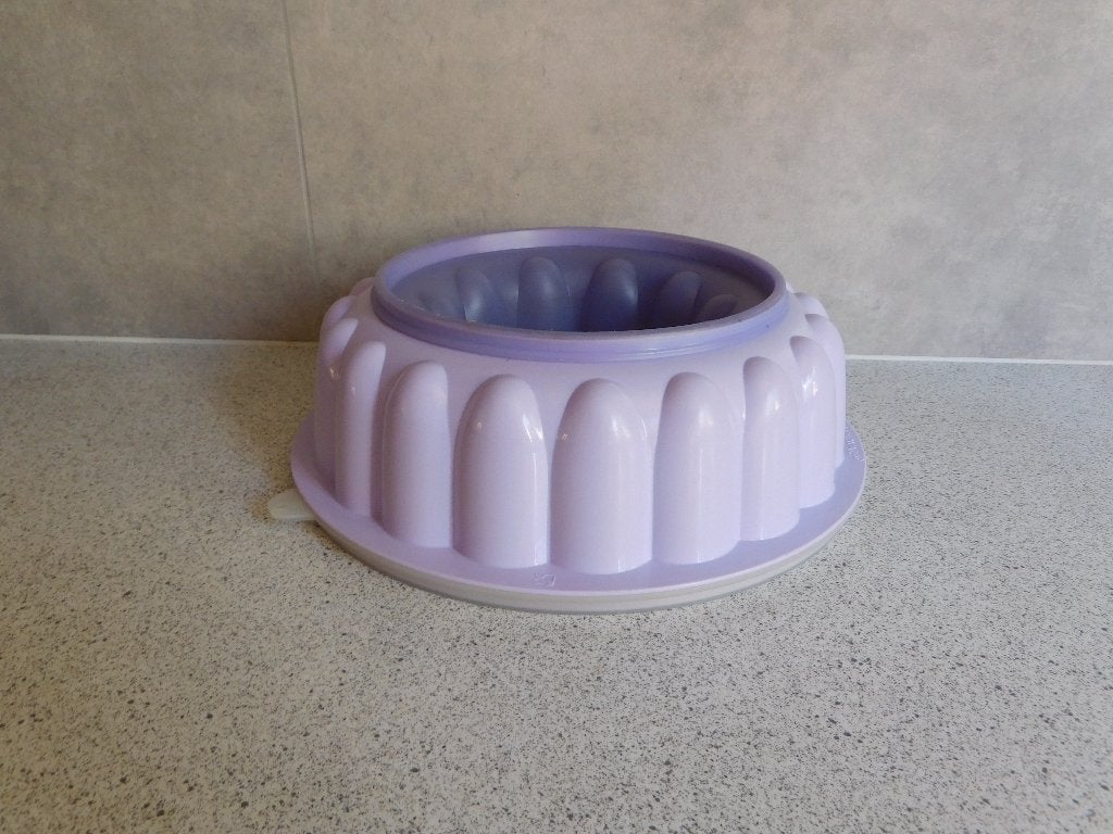 Tupperware Puddingvorm Tulband Paars, Huis en Inrichting, Keuken | Tupperware, Met deksel, Paars, Overige typen, Ophalen of Verzenden