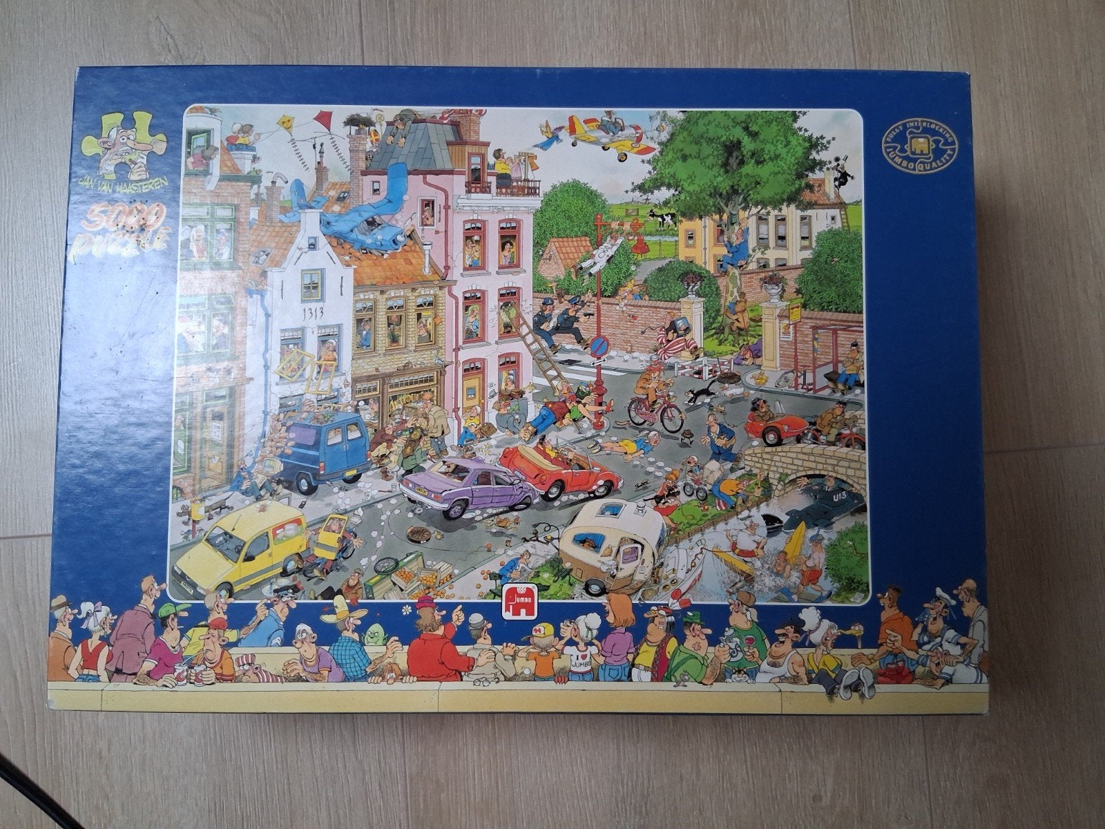 Jan van Haasteren puzzel 5000 st Vrijdag de 13e, Hobby en Vrije tijd, Denksport en Puzzels, Ophalen of Verzenden, Meer dan 1500 stukjes