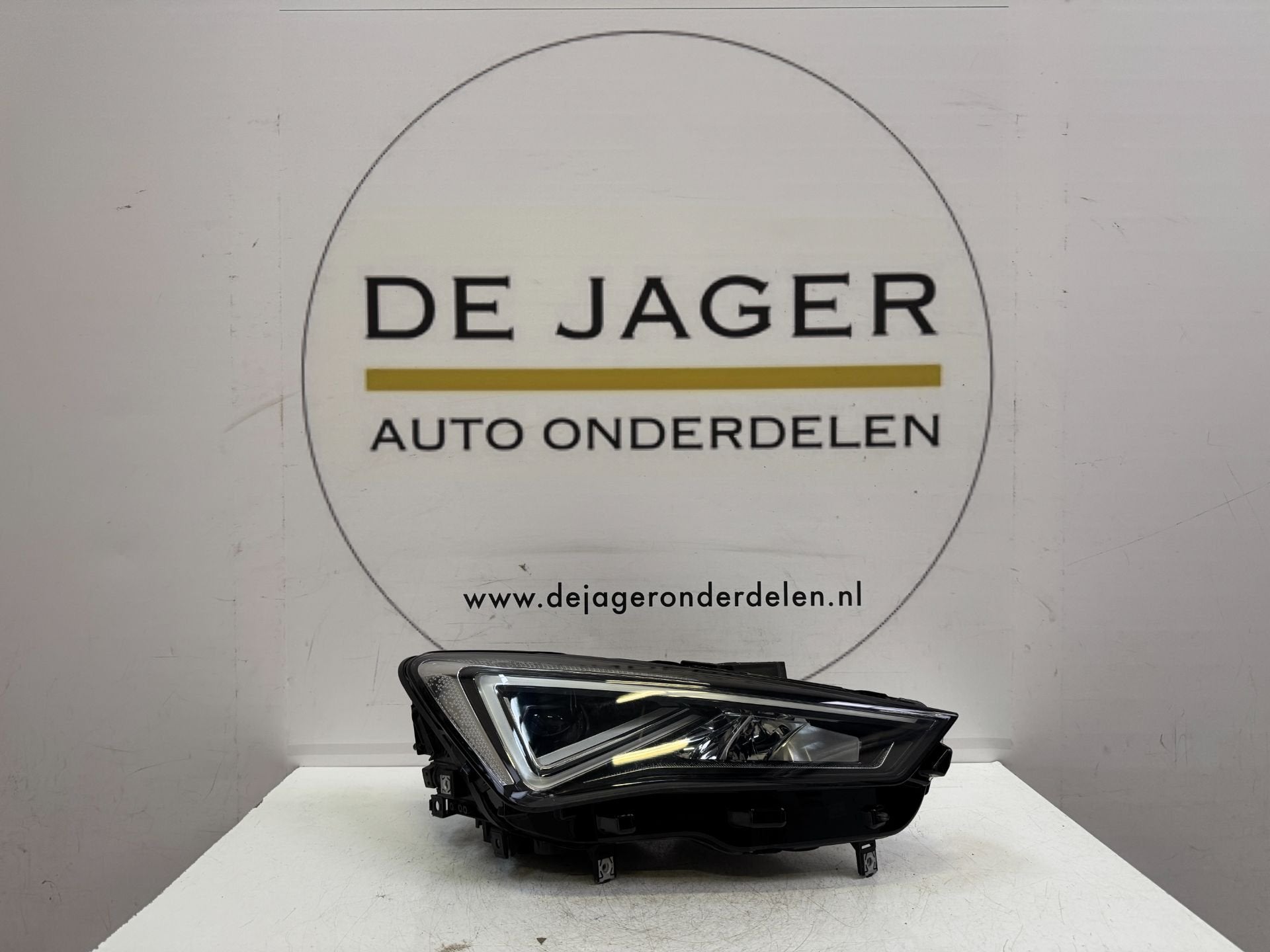 CUPRA FORMENTOR 5FG FULL LED KOPLAMP RECHTS 5FG941008F 2020-, Gebruikt, Autovia A-2, Km 585 585
08760  Martorell, ES, Ophalen of Verzenden
