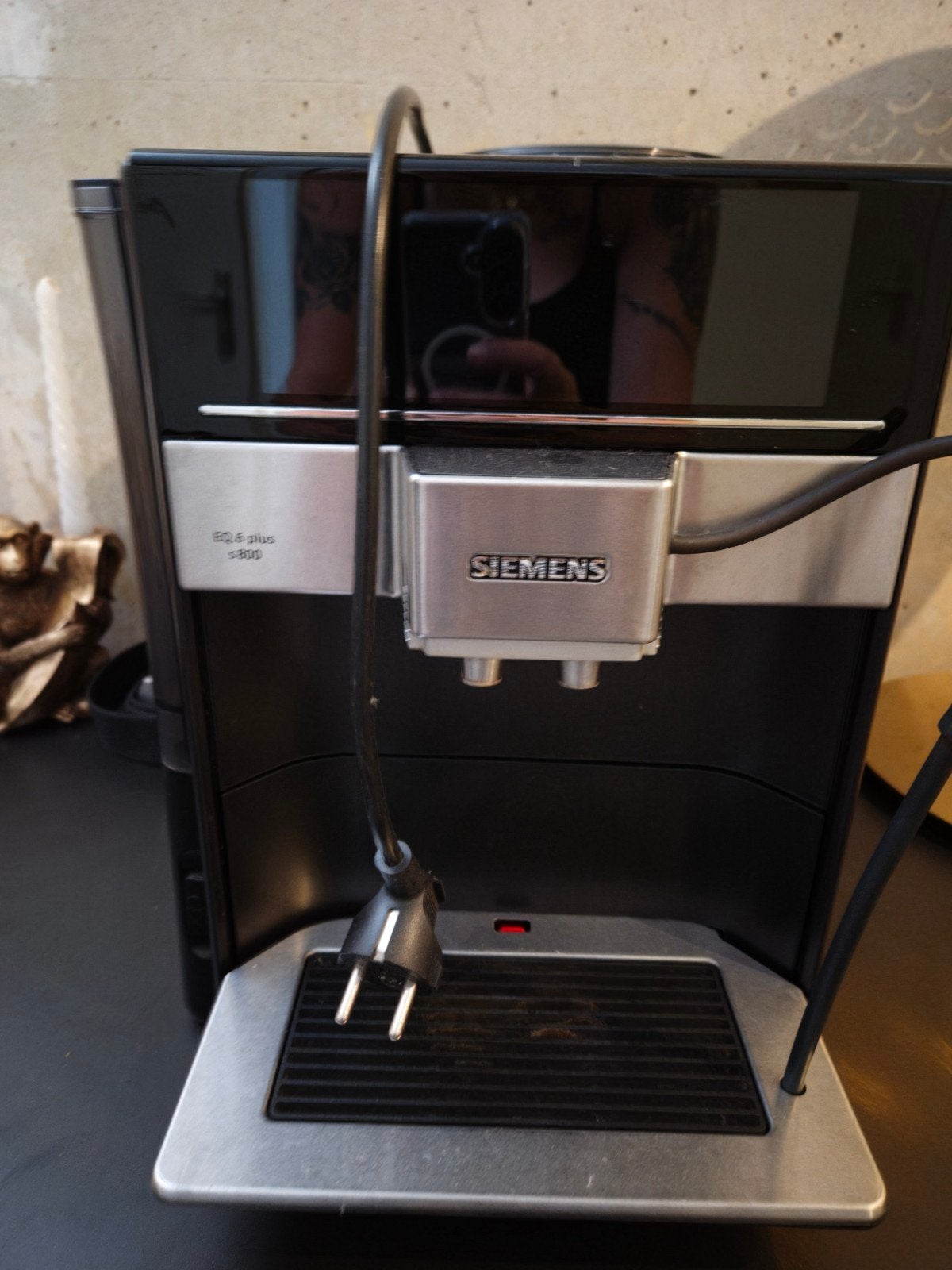 Siemens EQ 6 plus s800 vandaag of morgen ophalen 250 euro, Witgoed en Apparatuur, Ophalen, Koffiemachine, Koffiebonen, Afneembaar waterreservoir