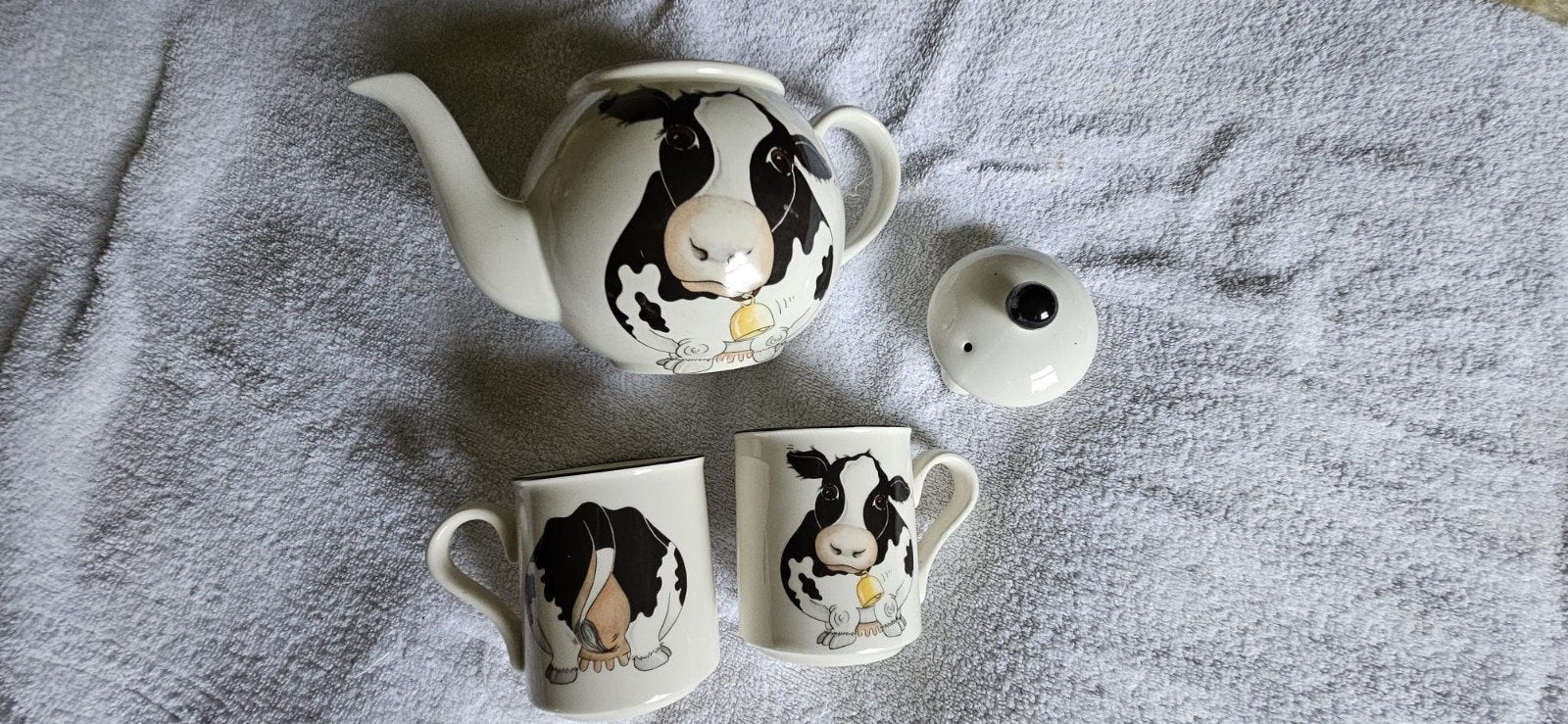 Arthur Wood Theepot met 2 kopjes - Koeien design, Theepot/fluitketel, Gebruikt, Ophalen of Verzenden, Steen/keramiek