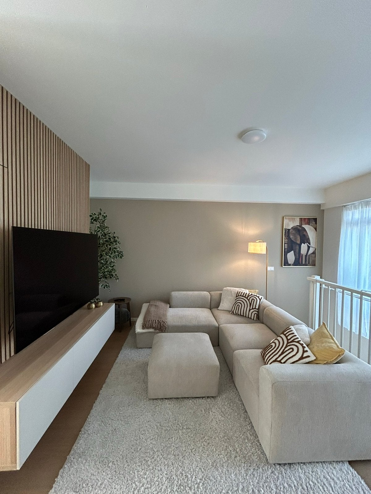 Hoogpolig tapijt 300x200 (ivoor kleur), Huis en Inrichting, Ophalen, Zo goed als nieuw, Wit, Tapijt