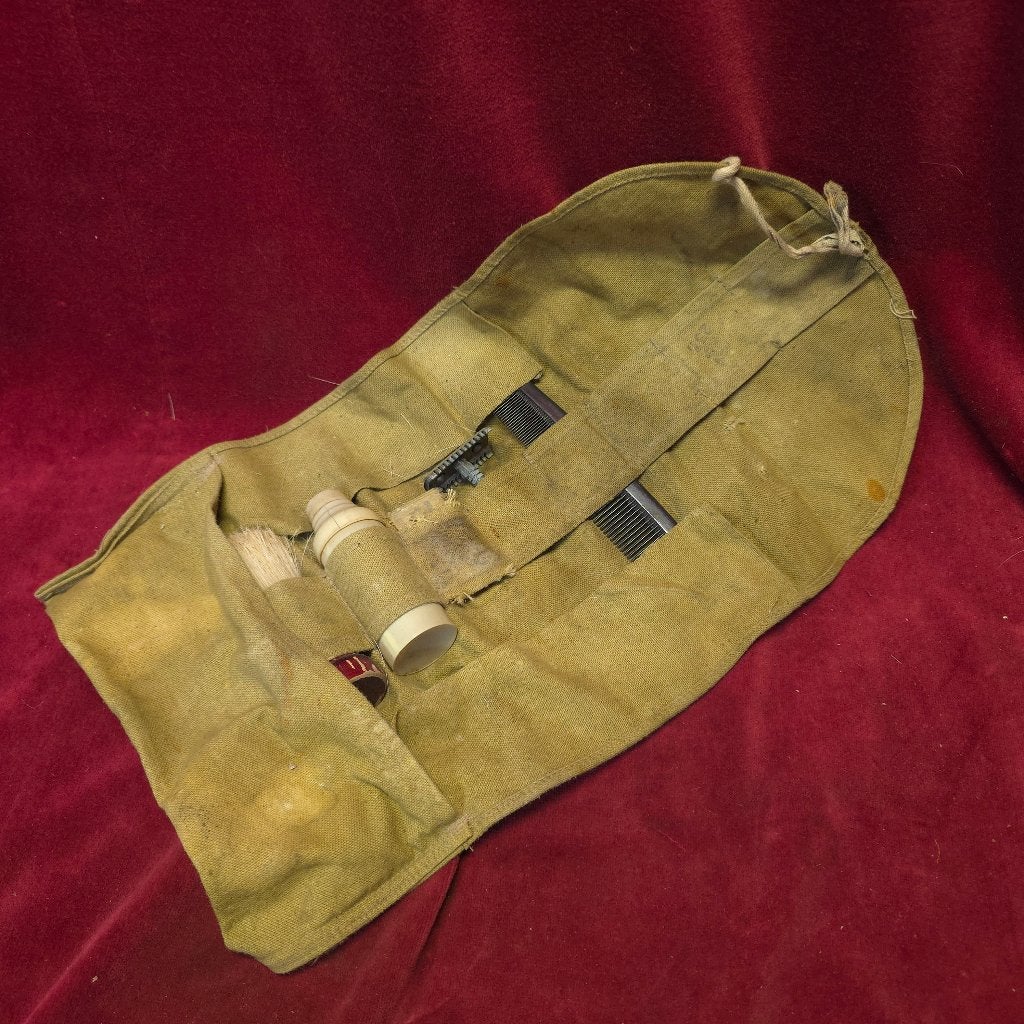Engels/Canadees toilettas met inhoud, Verzamelen, Militaria | Tweede Wereldoorlog, Ophalen of Verzenden, Engeland