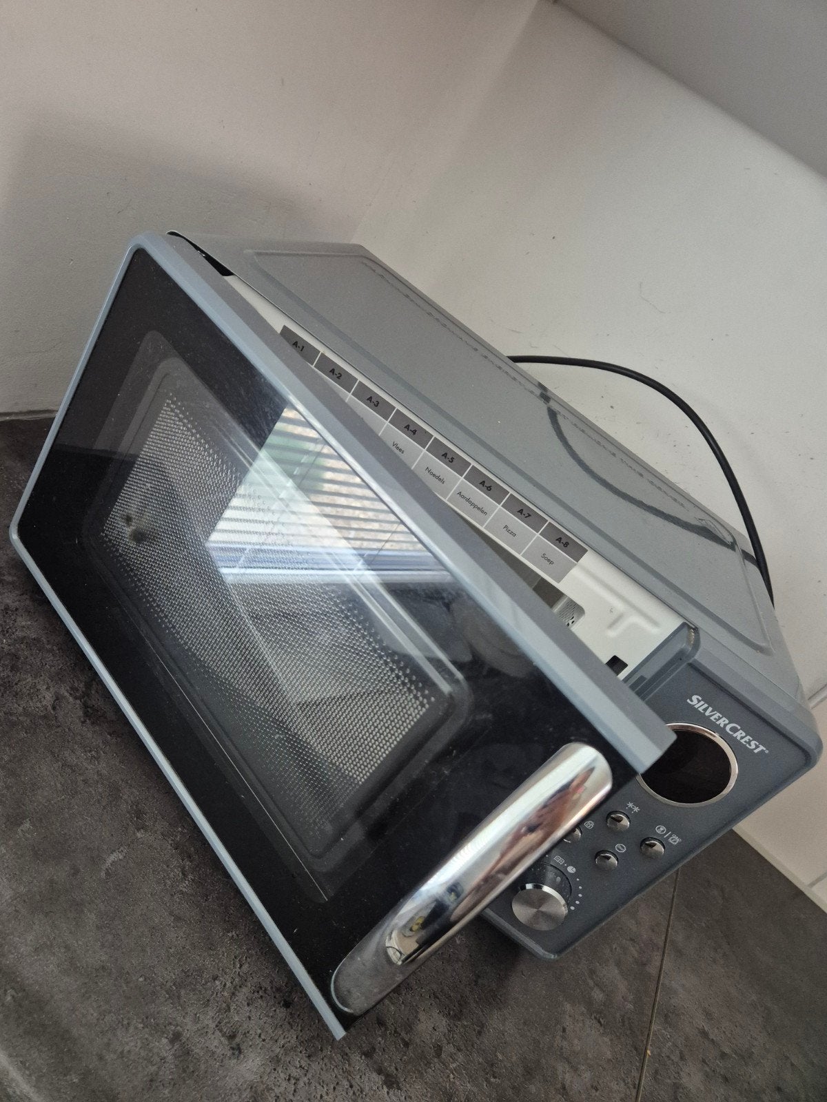 SilverCrest Magnetron - Gebruikt met lichte brandschade, Witgoed en Apparatuur, Ophalen, Gebruikt, Magnetron