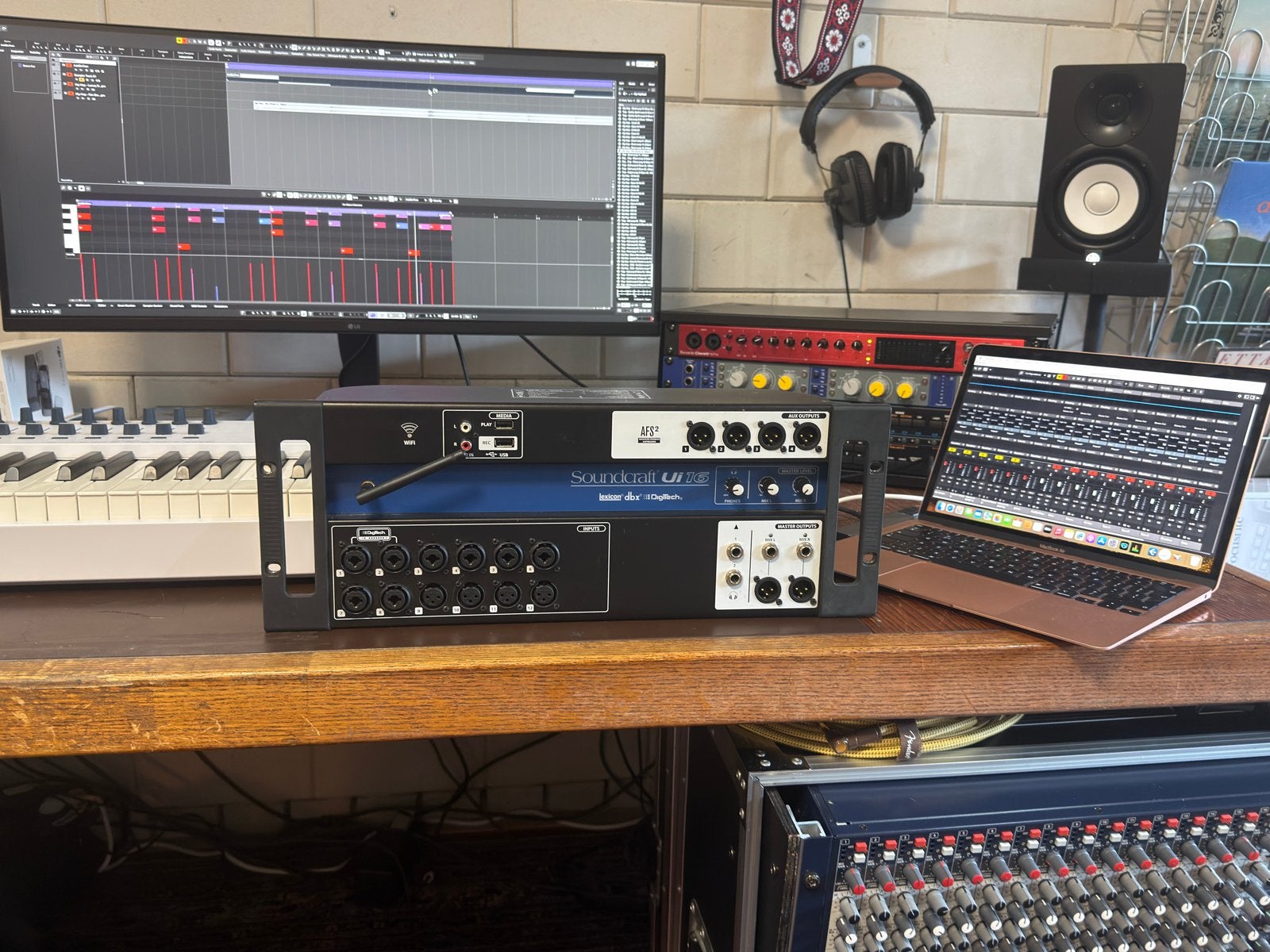 Soundcraft Ui16 Digitale Mixer - Perfect voor Studio/Live, Muziek en Instrumenten, Mengpanelen, Ophalen, Zo goed als nieuw, 10 tot 20 kanalen