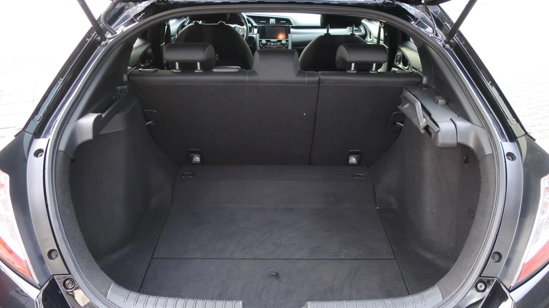 Honda Civic 1.0 i-VTEC Elegance / Achteruitrijcamera / Navi, Voorwielaandrijving, Stof, Gebruikt, Euro 6