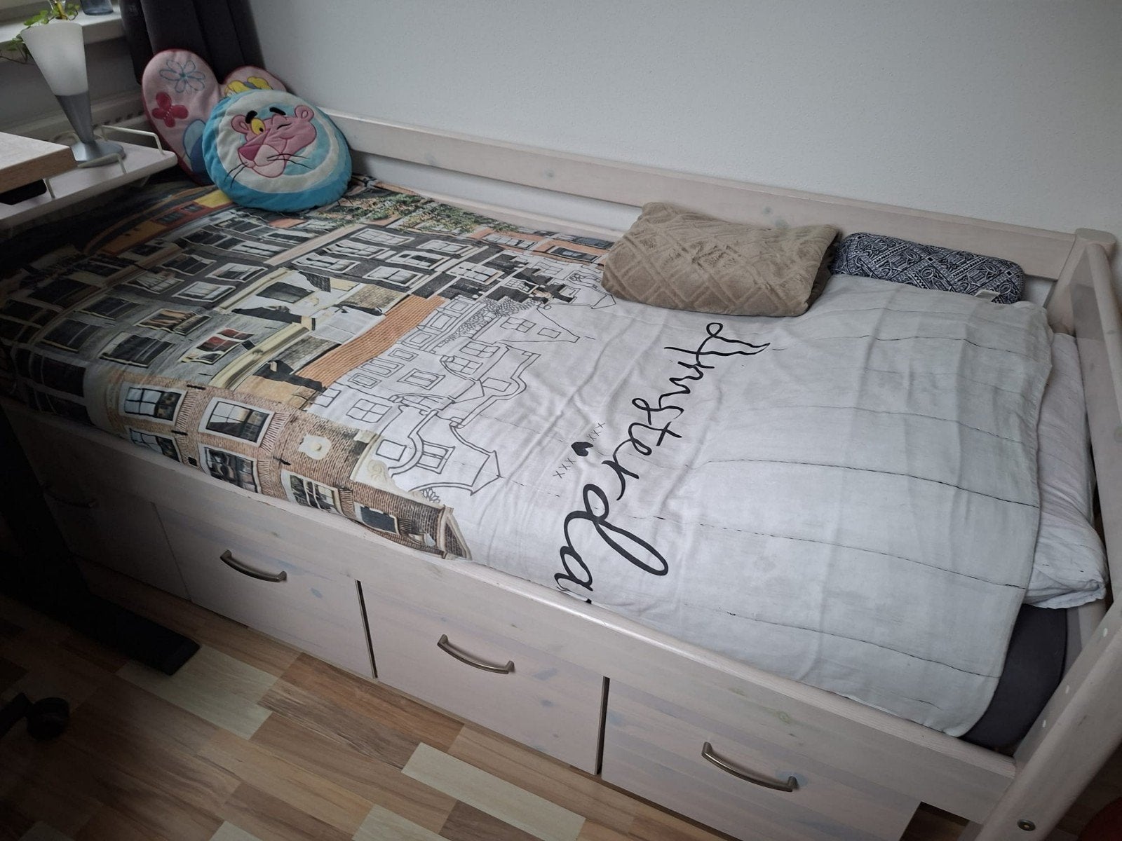 FLEXA Classic bed 90x200 whitewash + 4 laden + bedtafeltje, Ophalen, 85 tot 100 cm, Gebruikt, Lattenbodem