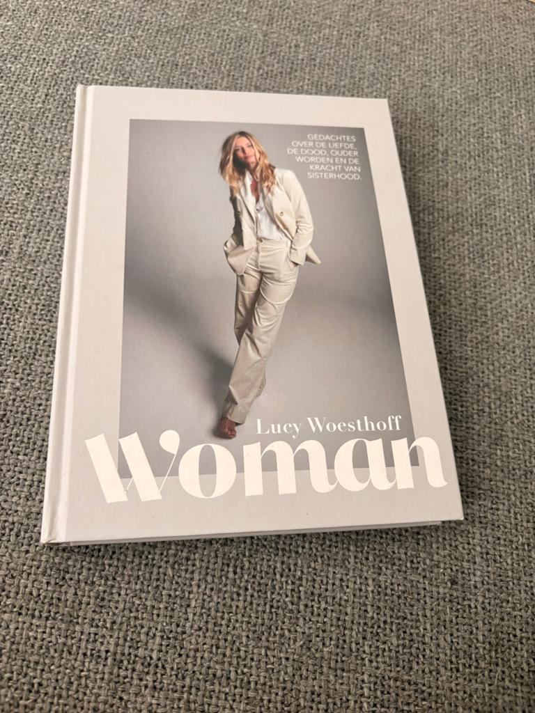 Woman - Lucy Woesthoff (Gedachten over liefde, dood), Ophalen of Verzenden, Zo goed als nieuw, Nederland
