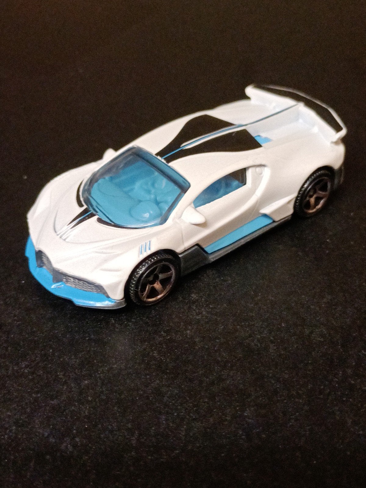 matchbox Bugatti Divo - Wit met blauwe accenten, Ophalen of Verzenden, Zo goed als nieuw, Overige typen