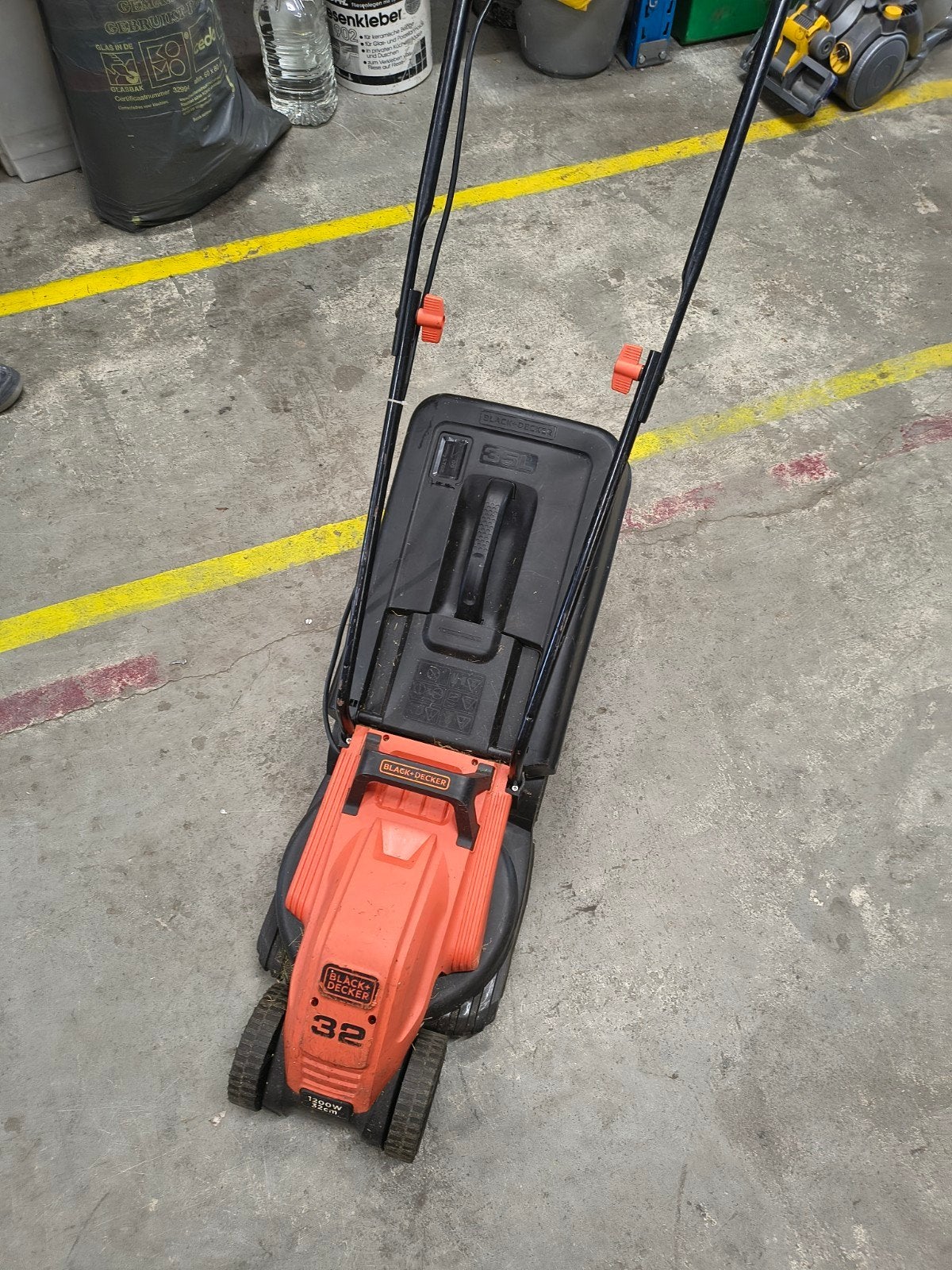 Black & Decker grasmaaier, Ophalen, Gebruikt, Elektrische grasmaaier, .
