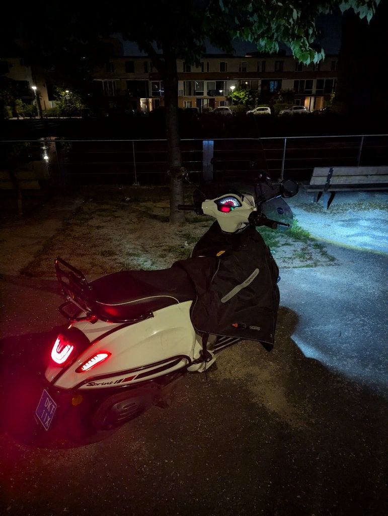 Vespa Sprint 2018 goed onderhouden 16200km, Fietsen en Brommers, Ophalen, Gebruikt, Vespa S, Benzine