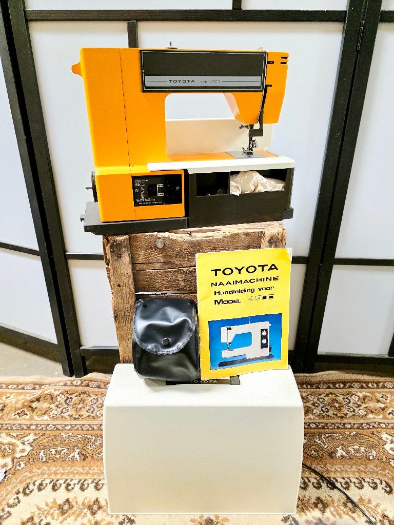 7801:Vintage 70s Toyota Model-4300 Sewing Machine - Retro, Hobby en Vrije tijd, Ophalen of Verzenden, Gebruikt, Naaimachine, Overige merken