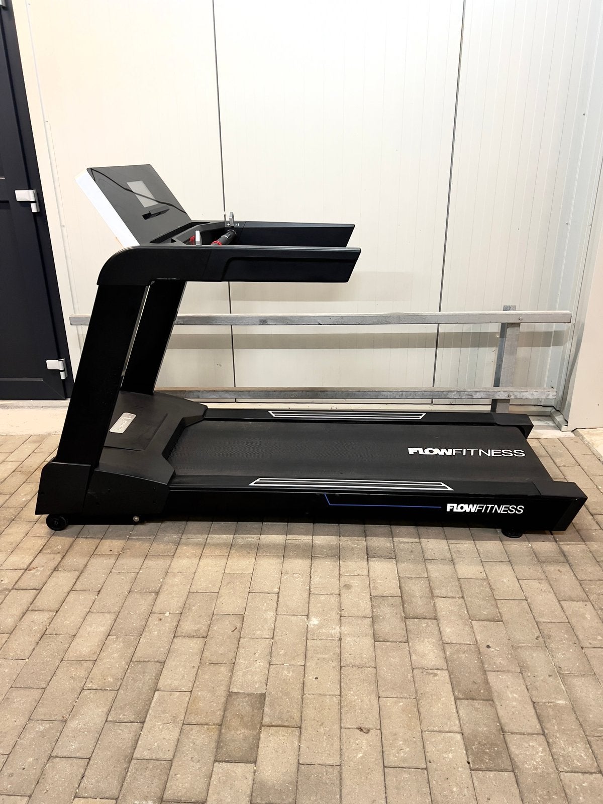 Foto 3 van Loopband Flow Fitness Perform T3i - MOET NU WEG