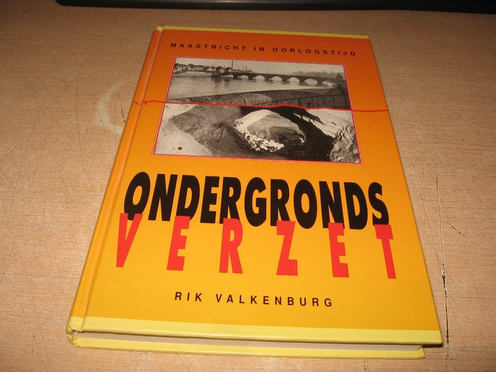 Rik Valkenburg  Maastricht in oorlogstijd,Ondergronds Verzet, Ophalen of Verzenden, Tweede Wereldoorlog, Zo goed als nieuw, Overige onderwerpen