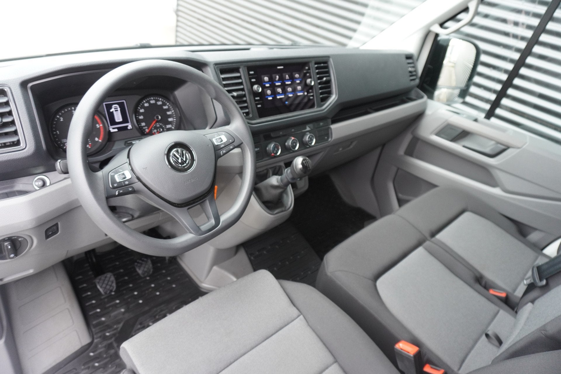 Volkswagen Crafter 180pk L4H3/L3H2 Apple Carplay Camera Navi, Voorwielaandrijving, Gebruikt, 4 cilinders, Start-stop-systeem