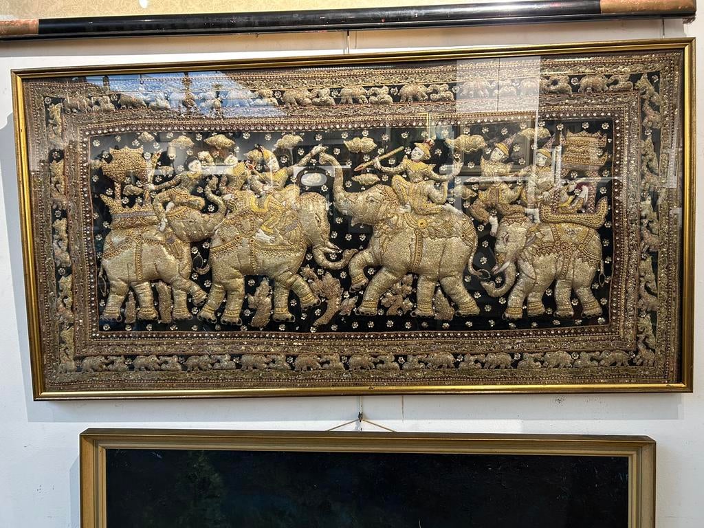 Mooi ingelijste (breed 157cm) Birmaanse kalaga (wandtappijt), Antiek en Kunst, Ophalen