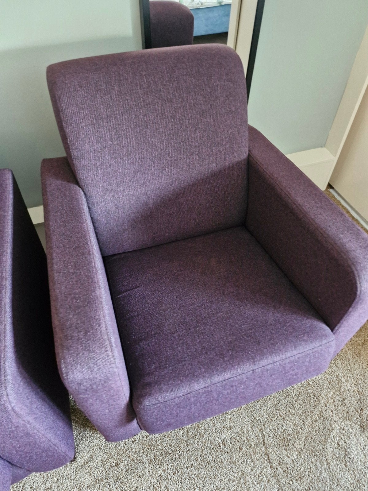 Twee paarse fauteuils - comfortabel en stijlvol, Huis en Inrichting, Ophalen, Modern, Comfortabel, Gebruikt, 75 tot 100 cm