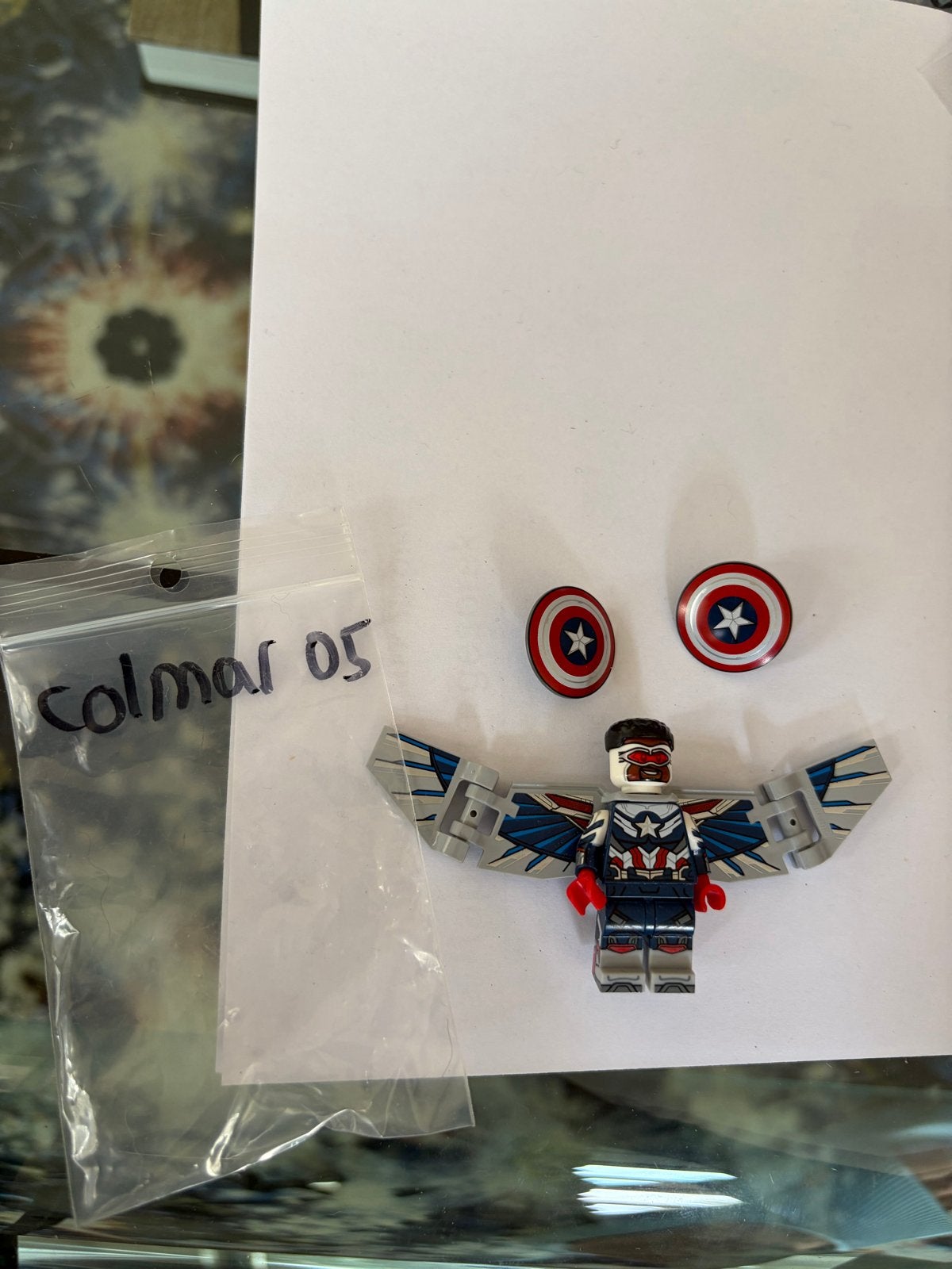 Lego Falcon minifiguur met schilden - Colmar 05, Kinderen en Baby's, Speelgoed | Duplo en Lego, Ophalen of Verzenden, Zo goed als nieuw
