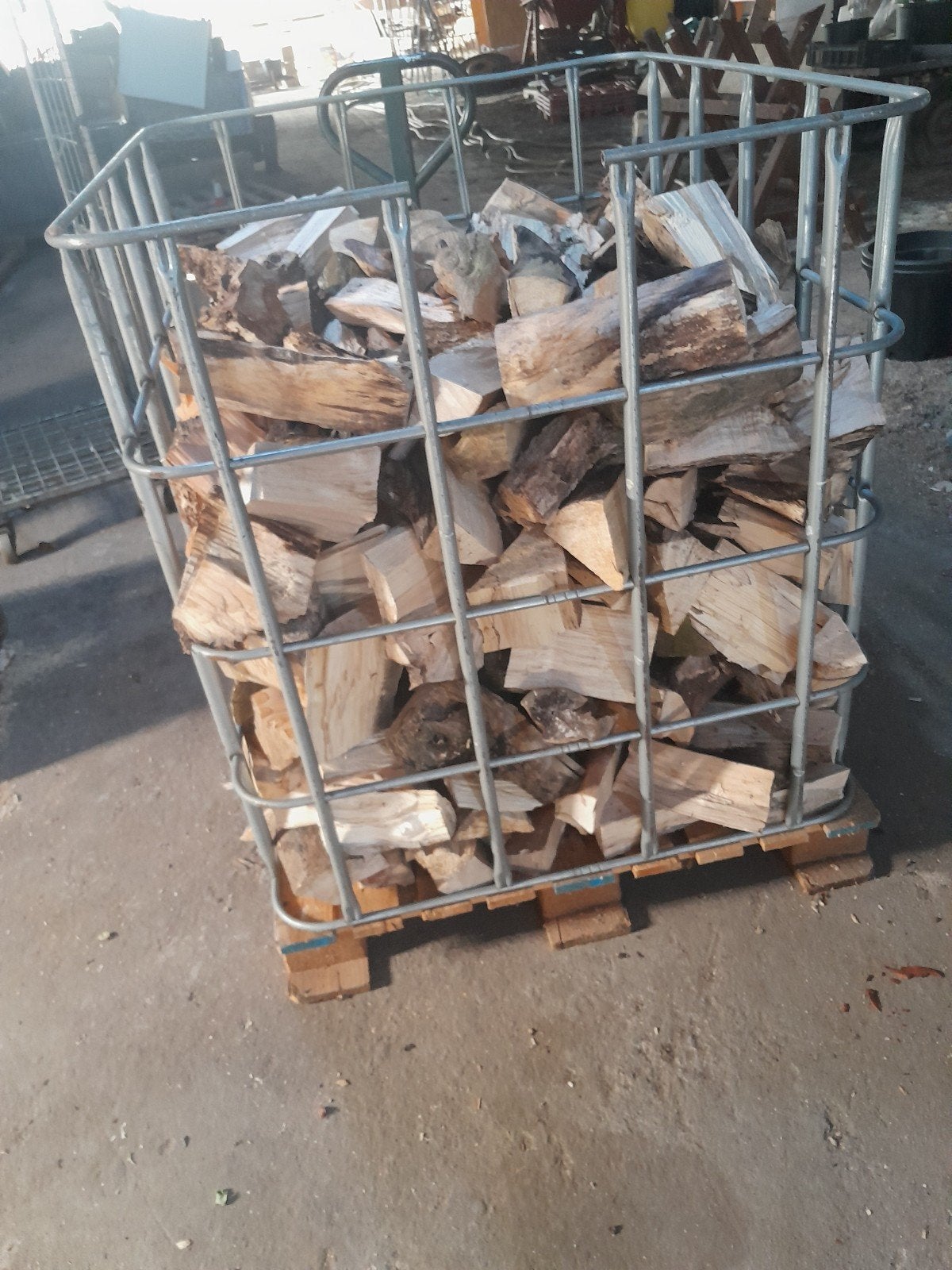 Gekloofd brandhout in IBC-container, Ophalen, Nieuw