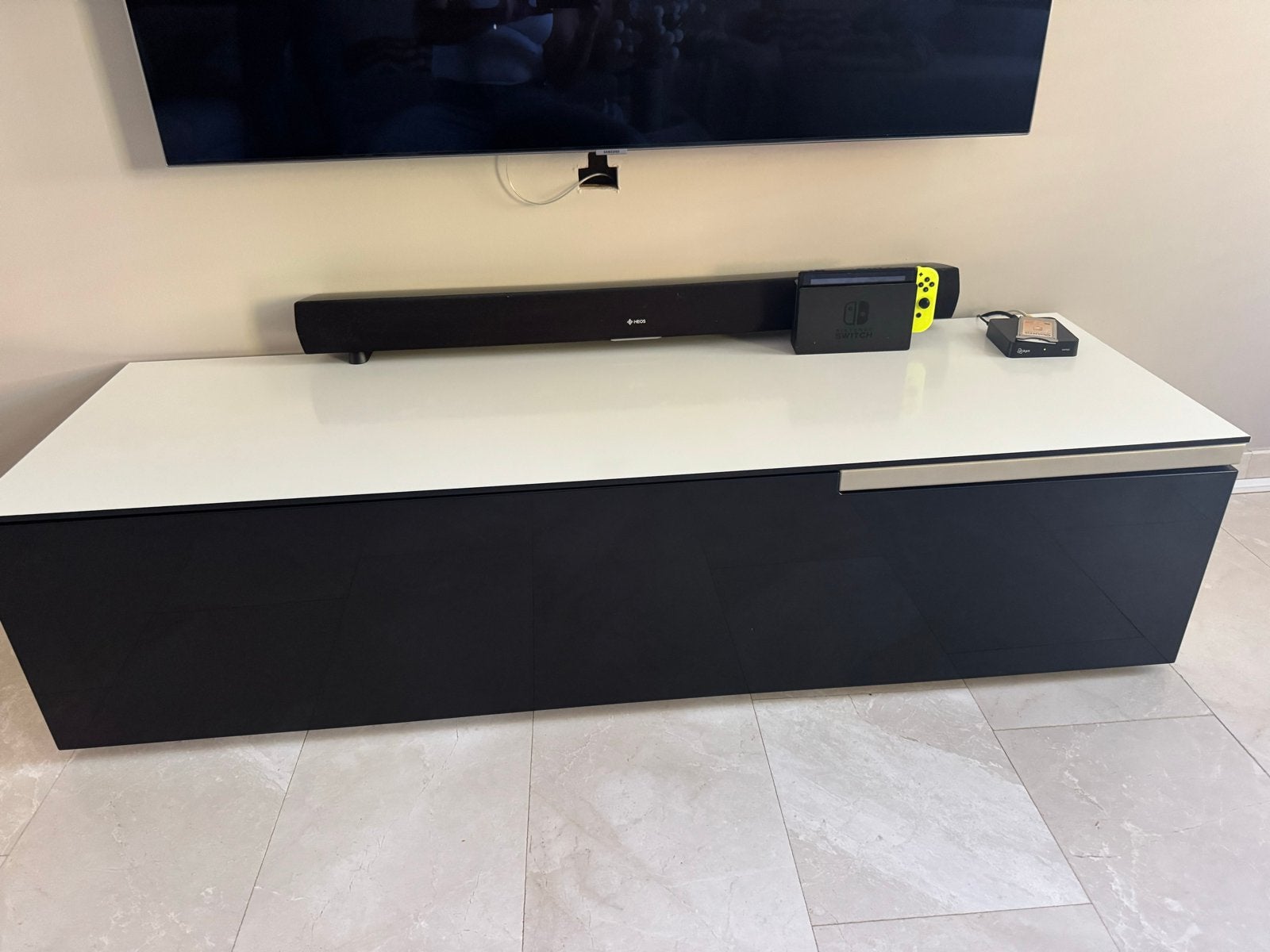 Tv meubel MDF zwart/wit hoogglans - 150x48x35 cm, Ophalen, Gebruikt, 150 tot 200 cm, Minder dan 100 cm